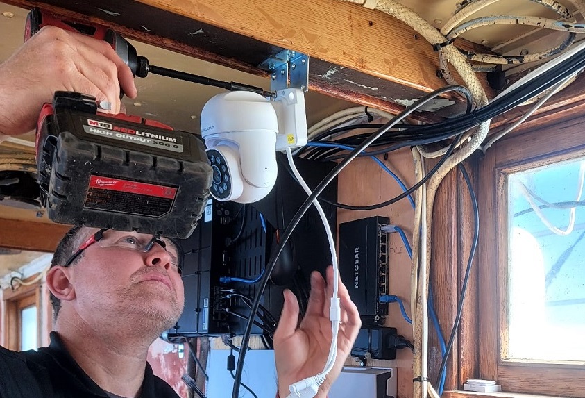 Camera installation on boats - wheelhouse monitor